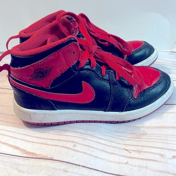 Nike Air Jordan 1 Mid Athletic Shoes Sz 1Y Alternate Bred DQ8424 060 - Picture 5 of 12